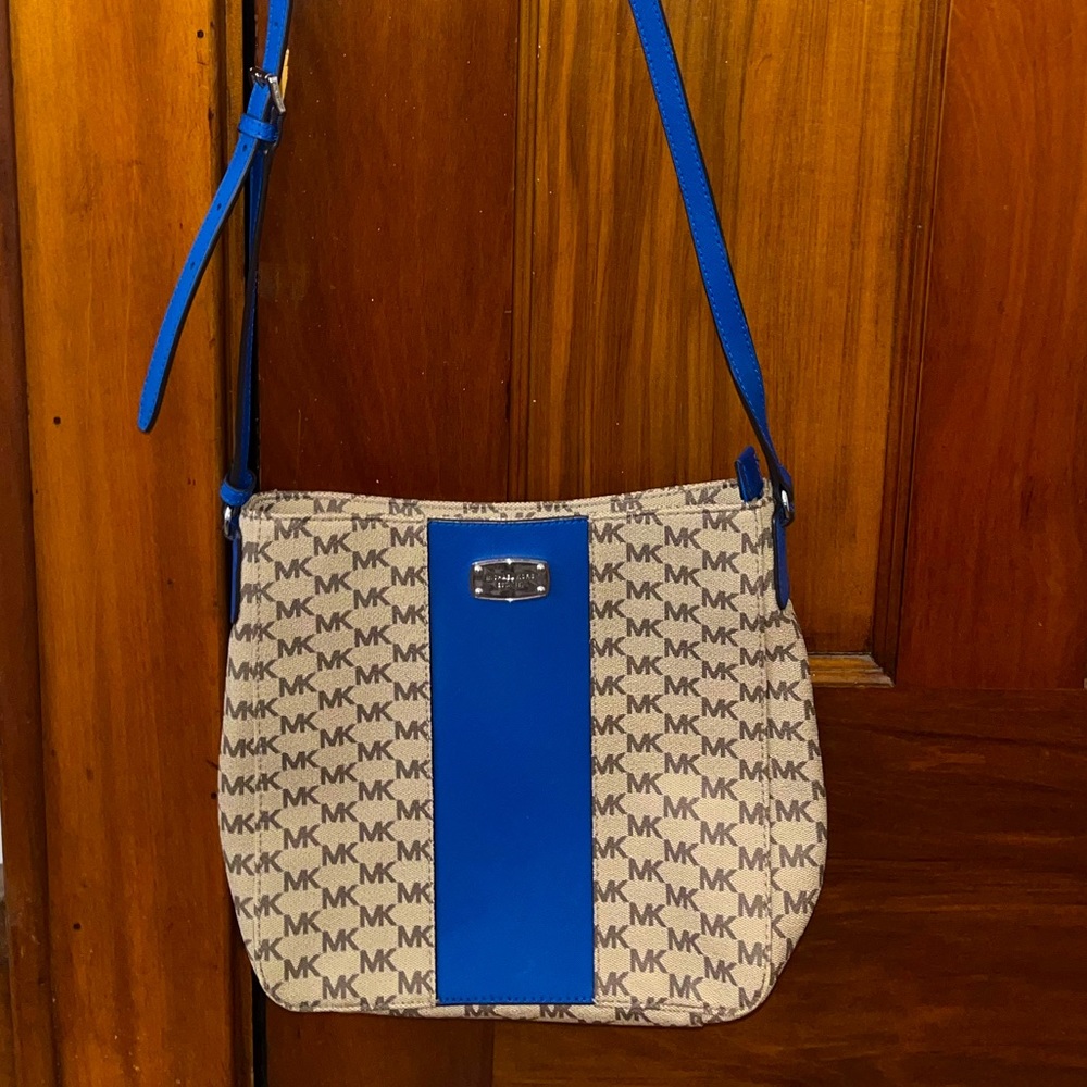 Michael Kors Logo Crossbody